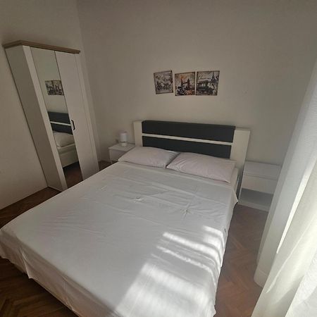 Anna Apartment Marina Bagian luar foto