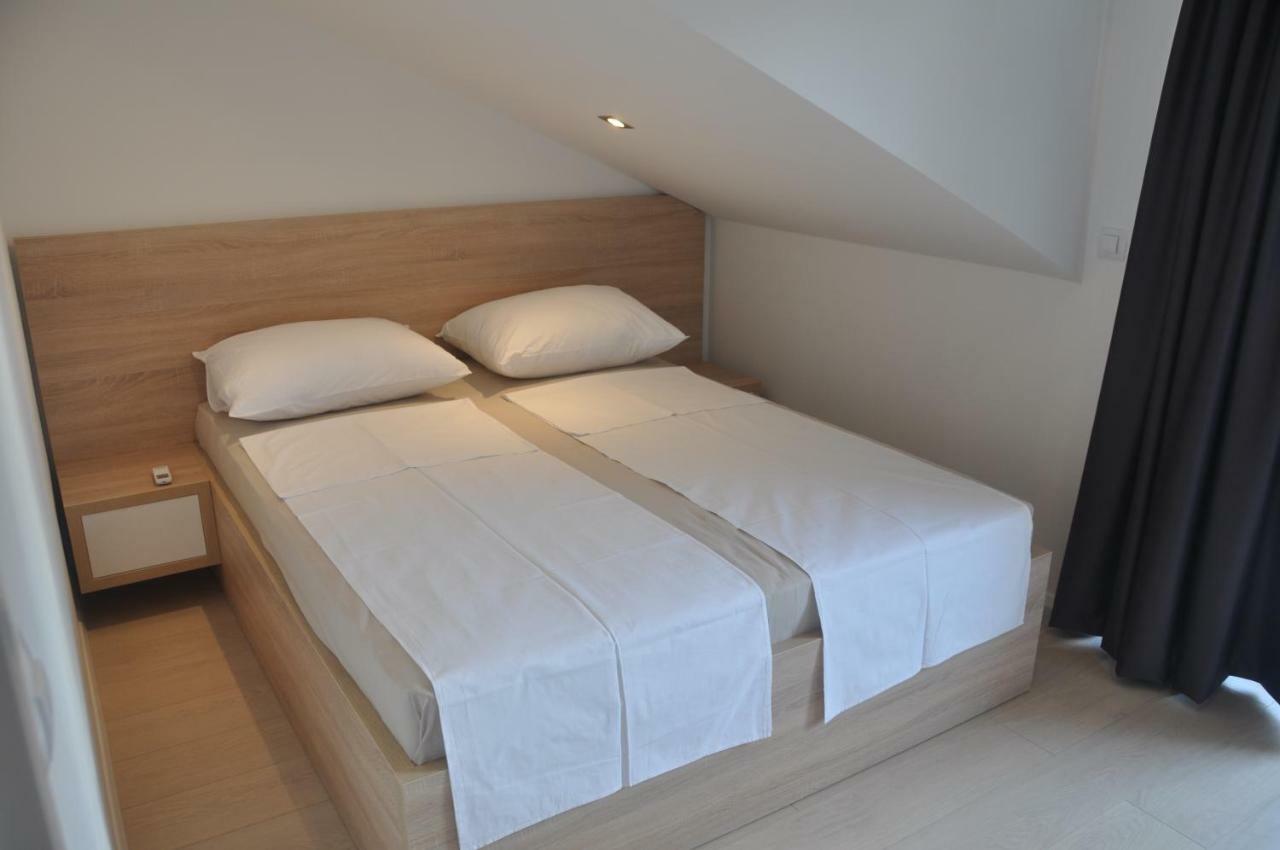 Anna Apartment Marina Bagian luar foto