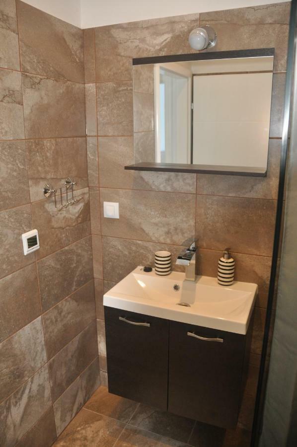 Anna Apartment Marina Bagian luar foto